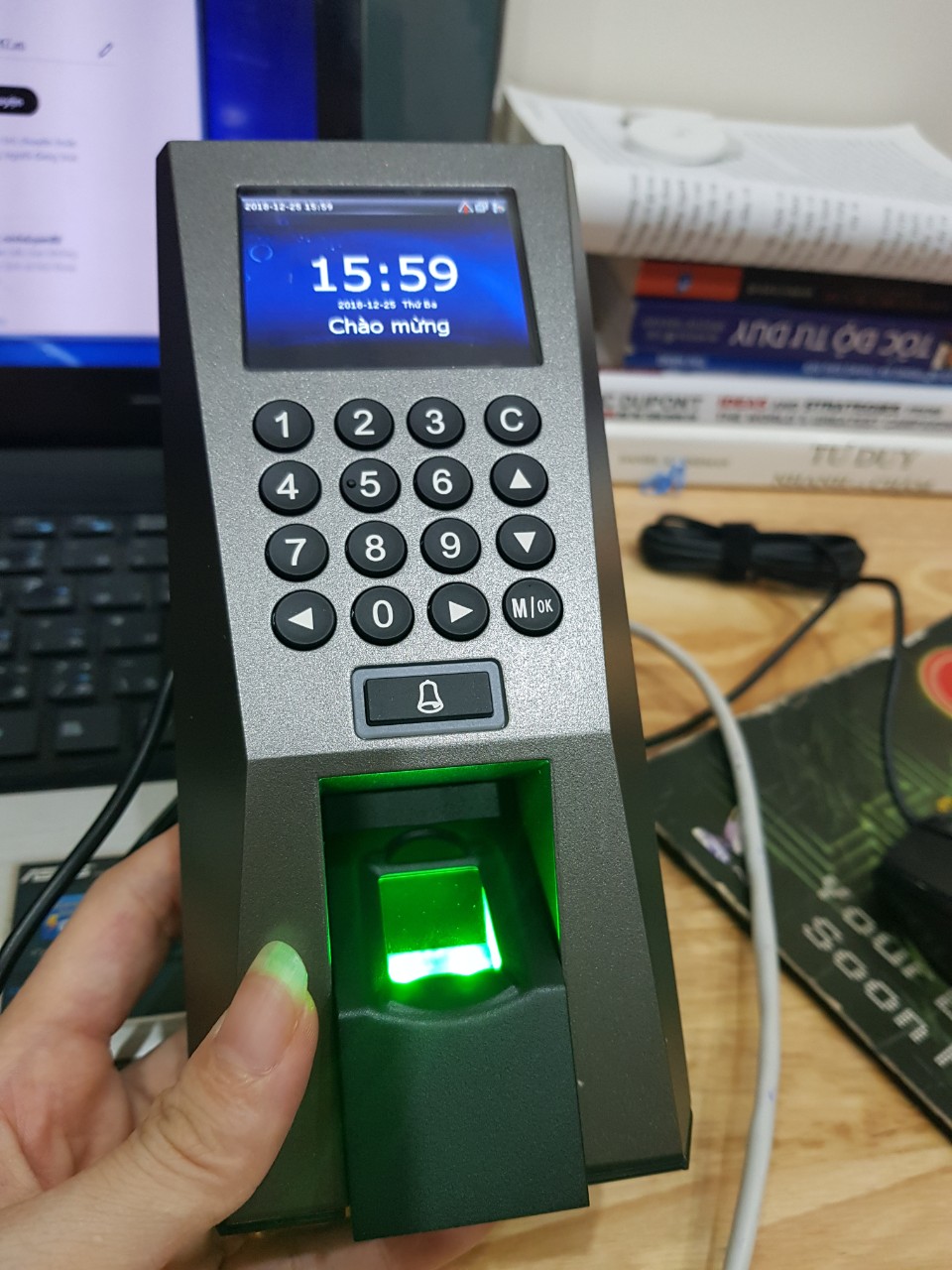 Máy chấm công kiểm soát cửa ronald jack f18